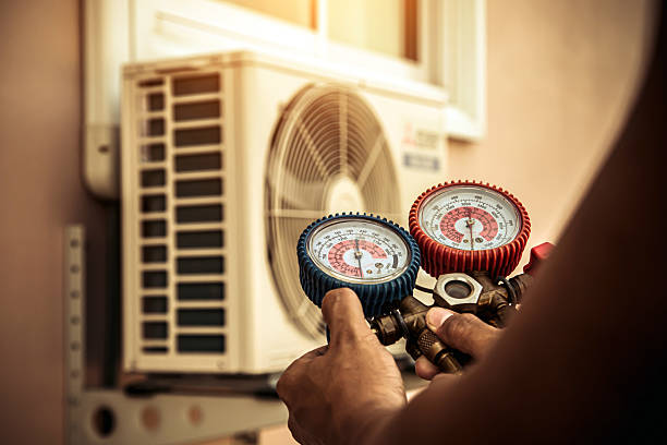 Professional Hvac technician working in Jamaica, IA